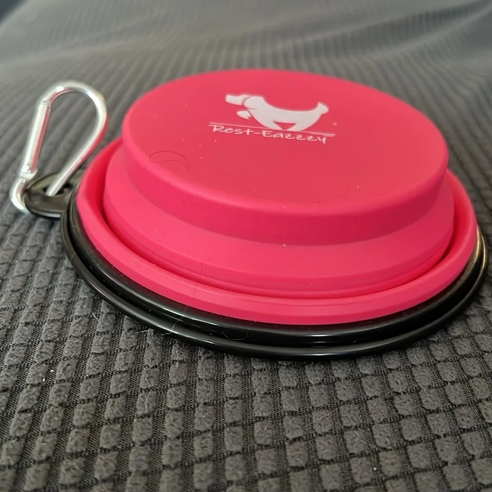 Rest Eazzzy collapsible water bowl. No tags but not used.